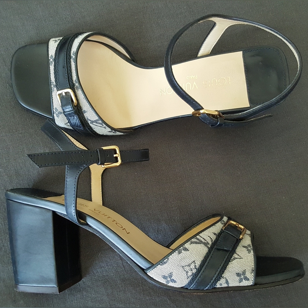 Louis Vuitton Vintage Mini Monogram Sandals size 39 (8)